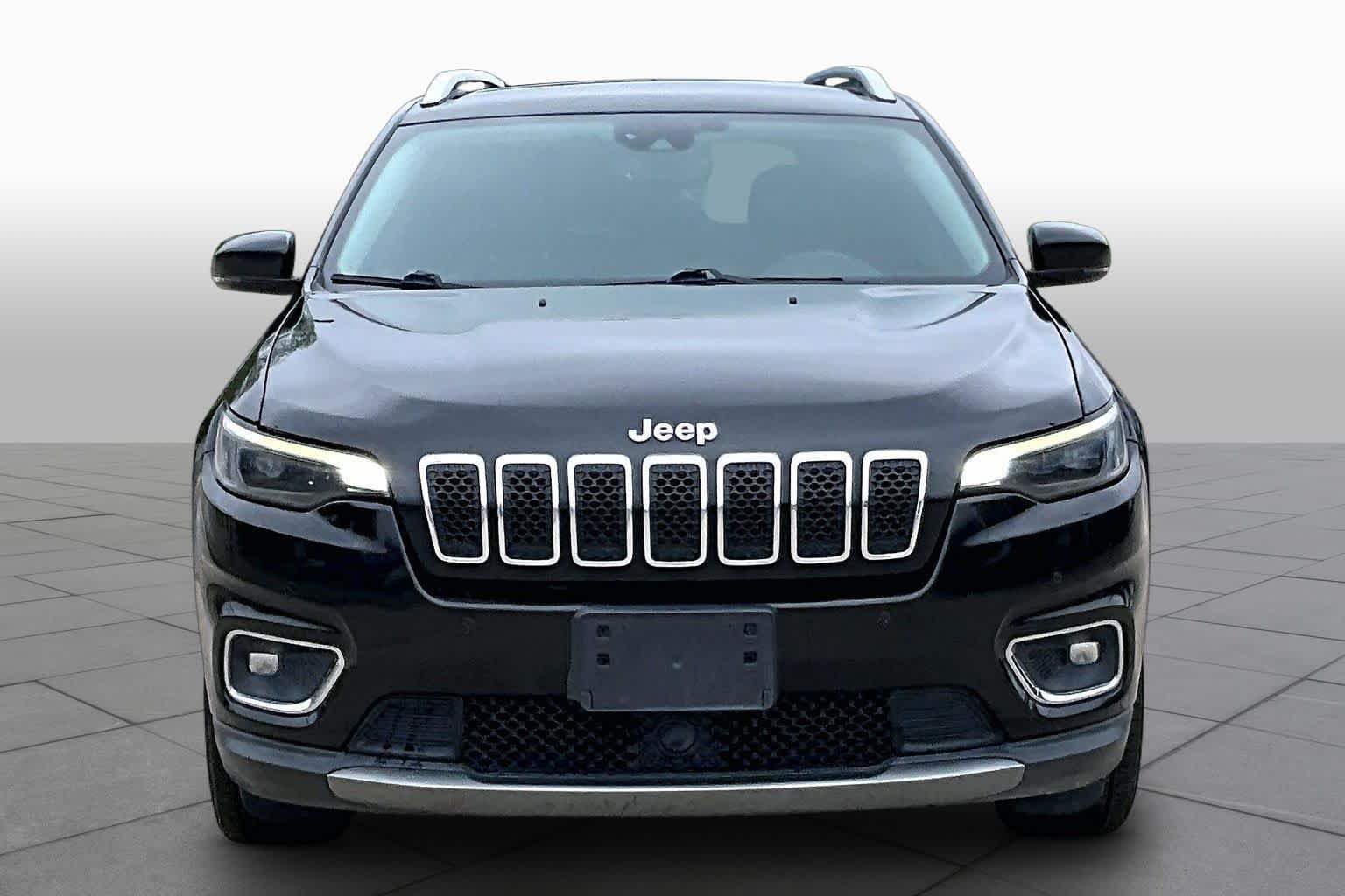 Used 2020 Diamond Black Crystal Pearlcoat Jeep Limited image 4