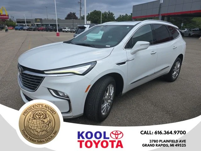 Used 2023 White Buick Essence image 1