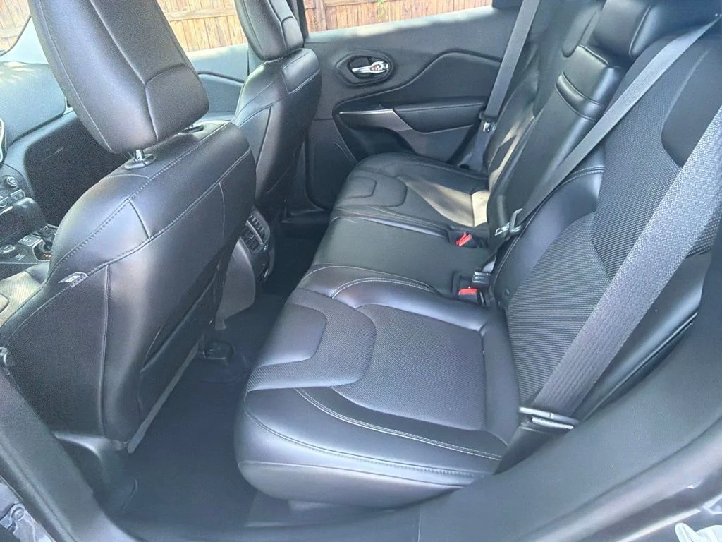 Used 2019 Gray Jeep Limited image 42