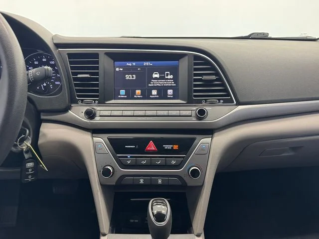Used 2017 Shale Gray Metallic Hyundai SE image 4