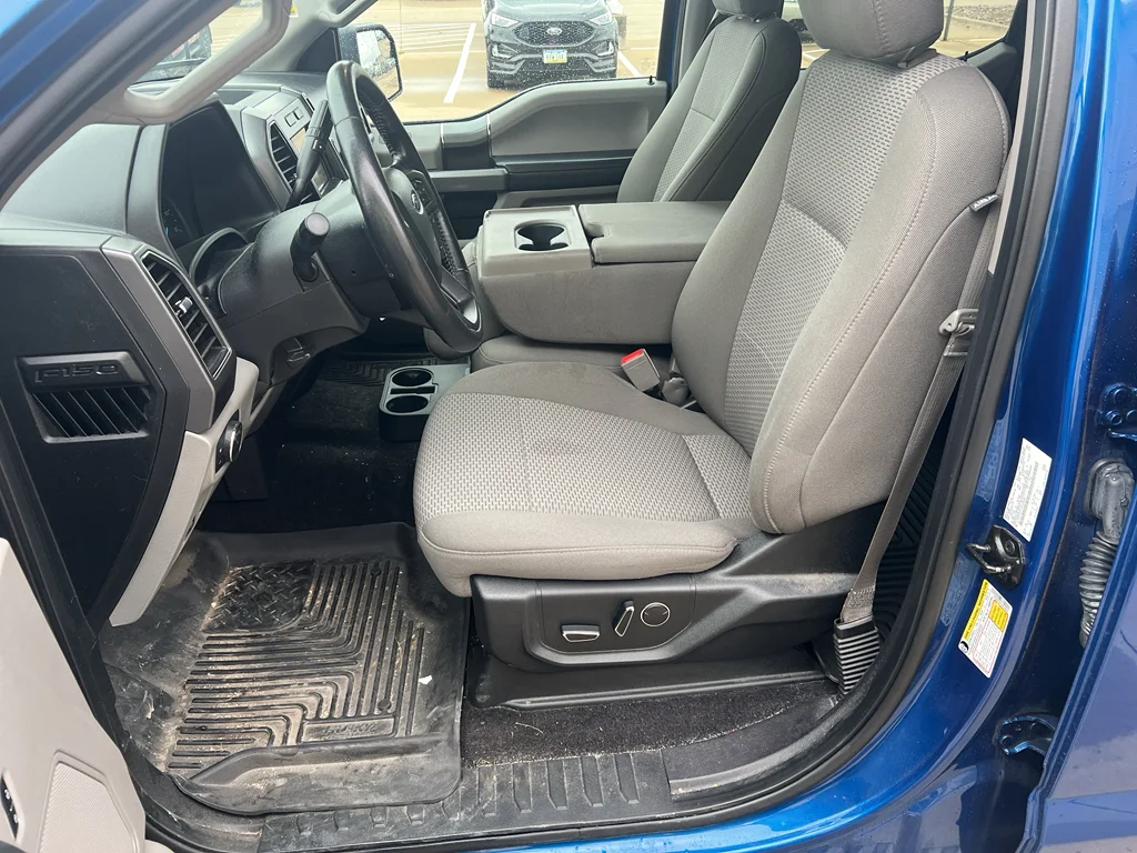 Used 2018 Lightning Blue Ford XLT image 11