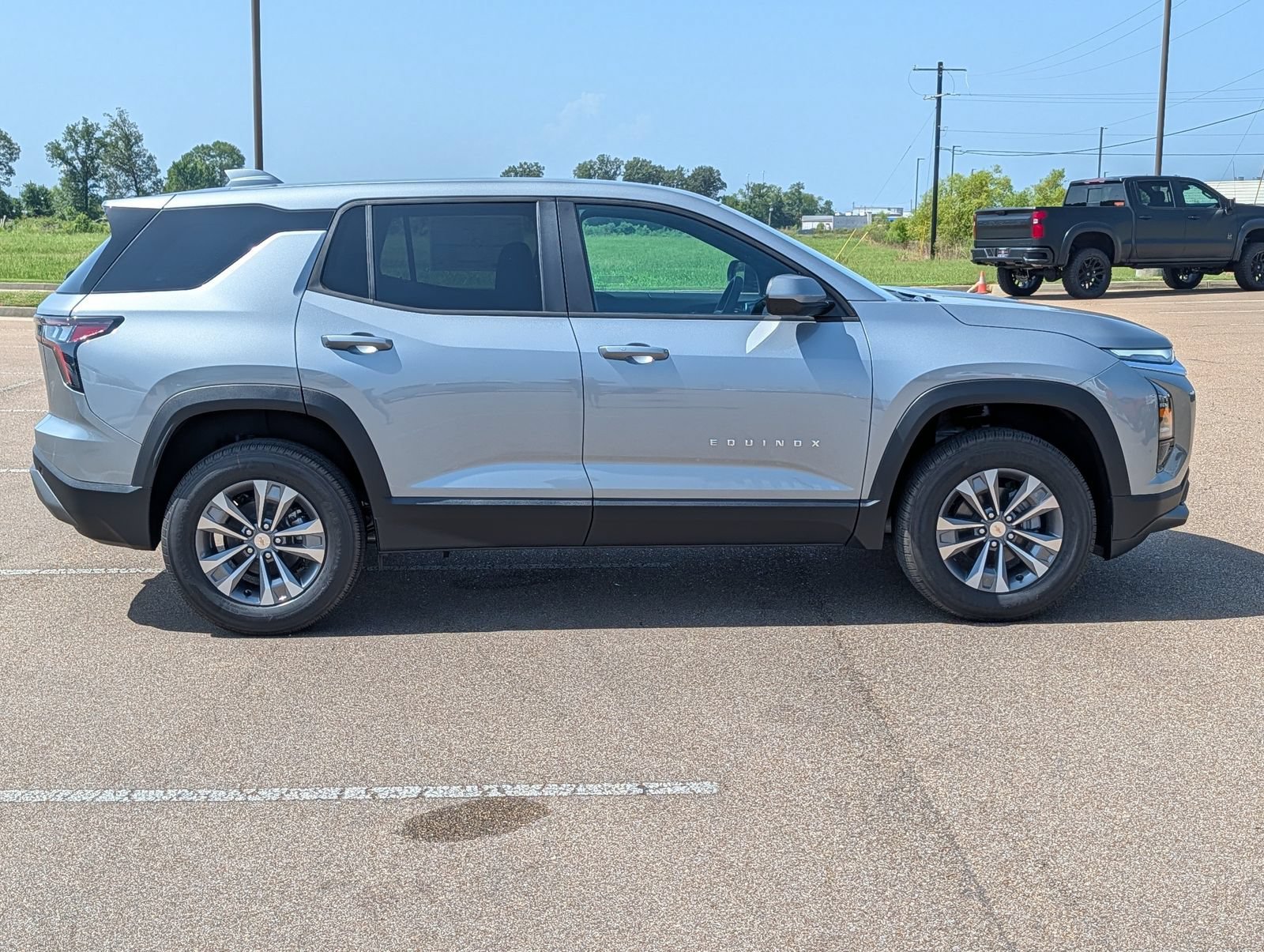 2027 Chevrolet Equinox LT - Photo 4