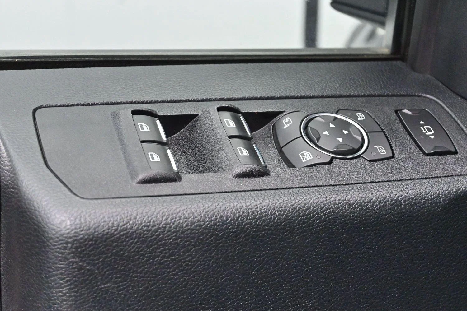 Used 2019 Agate Black Ford LARIAT image 12