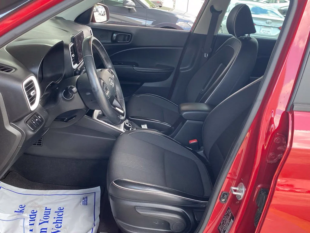 Used 2022 Red Hyundai Limited image 5