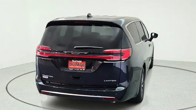 New 2027 Diamond Black Crystal Pearl-Coat Exterior Paint Chrysler Limited image 12