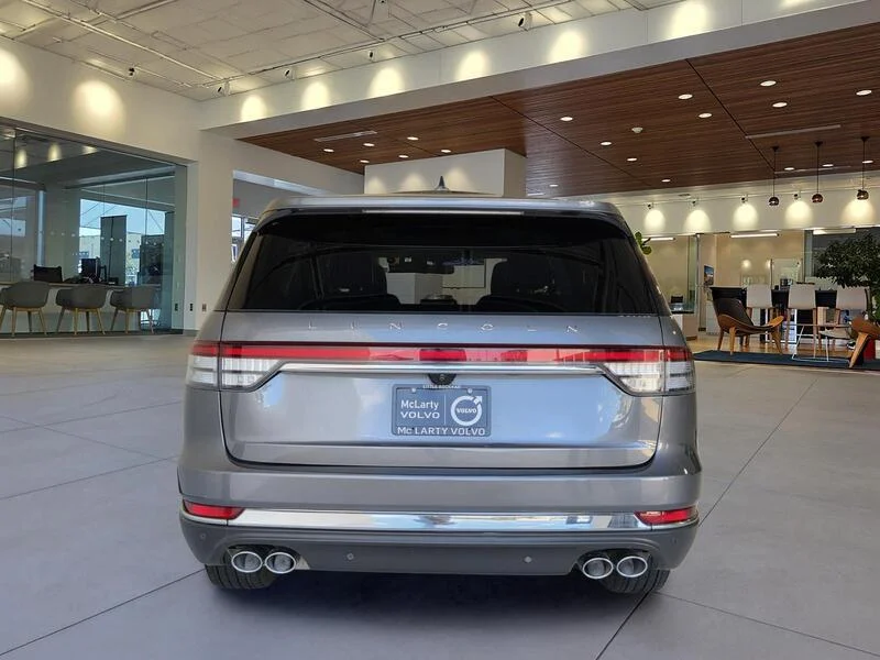 Used 2023 Gray Metallic LINCOLN RESERVE AWD image 8