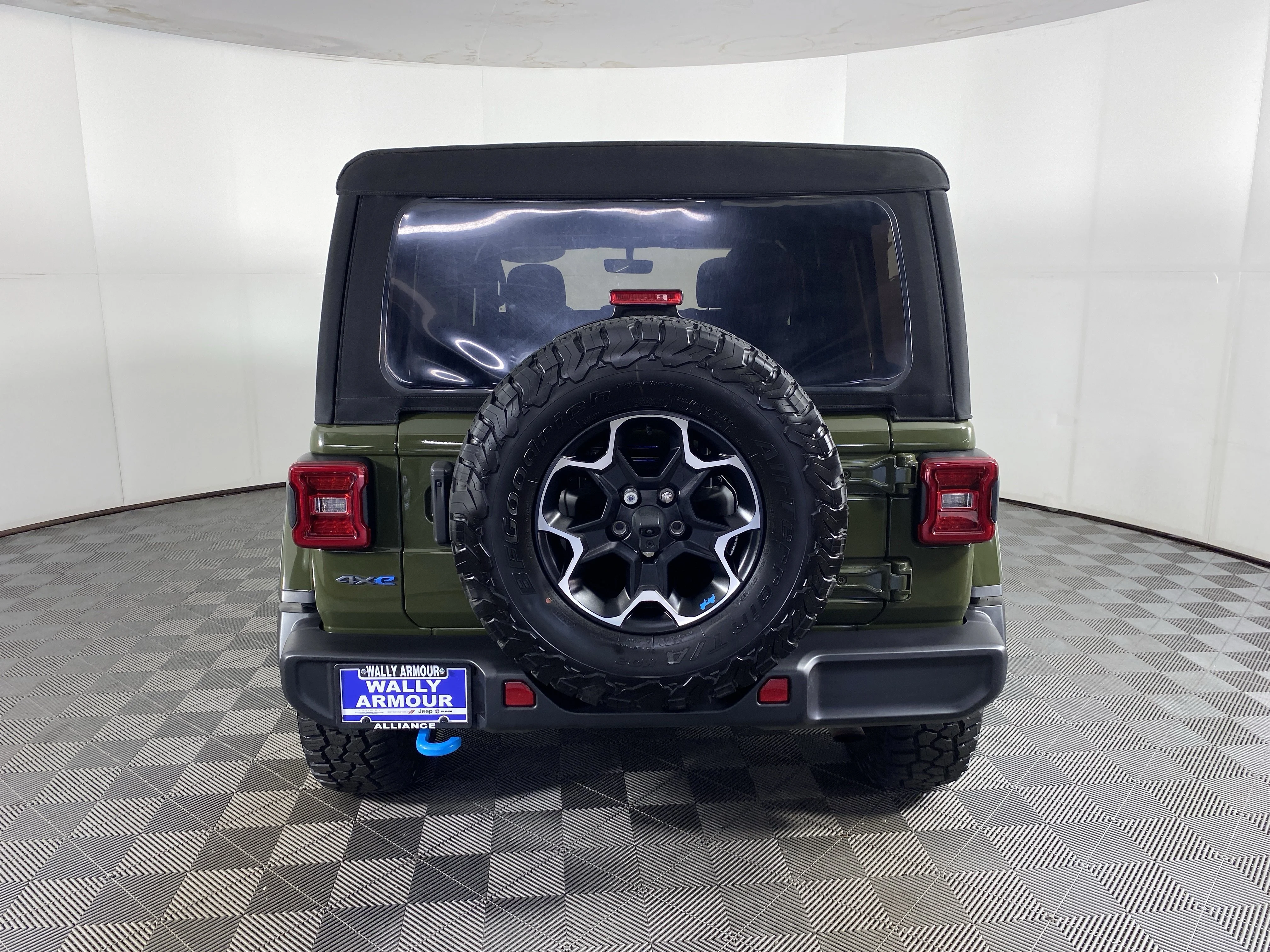Used 2023 Sarge Green Clearcoat Jeep Rubicon image 9