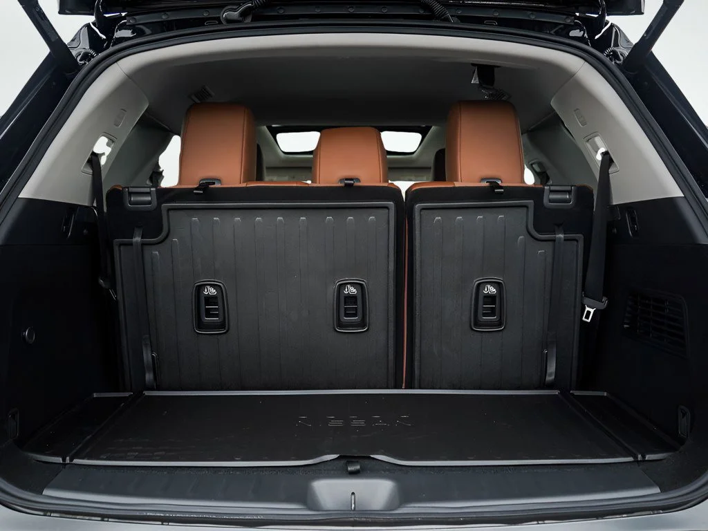 New 2026 Boulder Gray Pearl Nissan Platinum image 8
