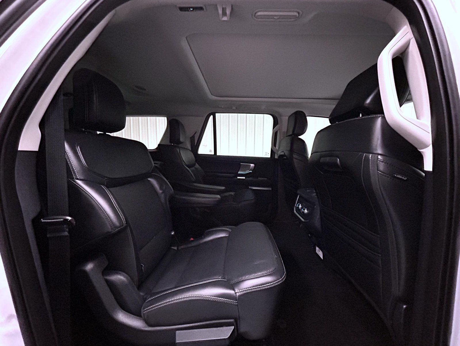 Used 2025 White Ford Platinum image 22
