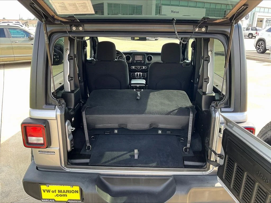 Used 2019 Silver Jeep Sport S image 16