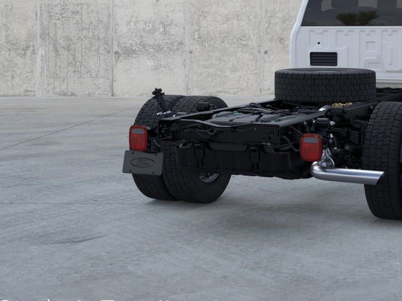 New 2026 Oxford White Ford F-550® XL image 21
