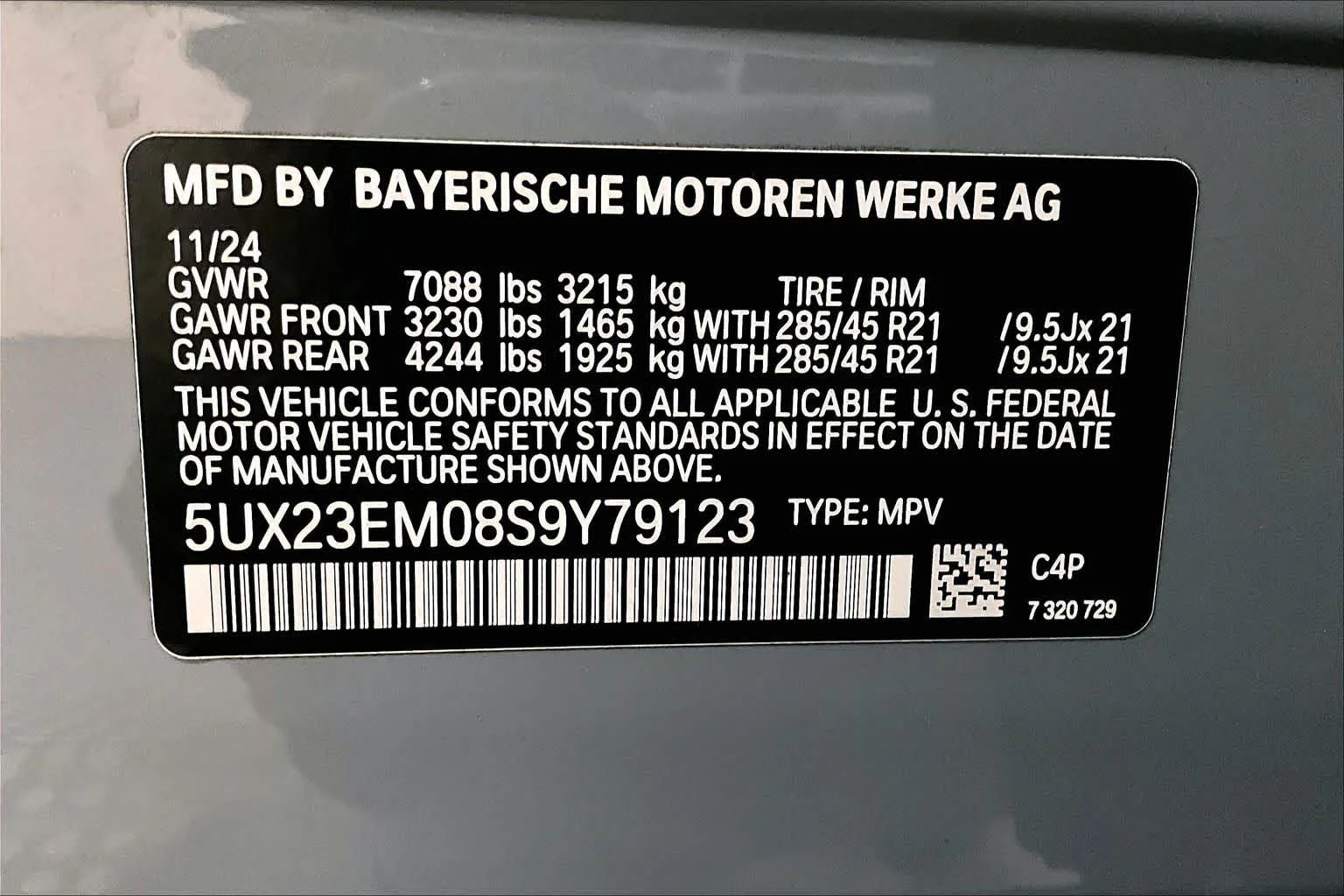 Certified Used 2025 Brooklyn Grey Metallic BMW xDrive40i image 33