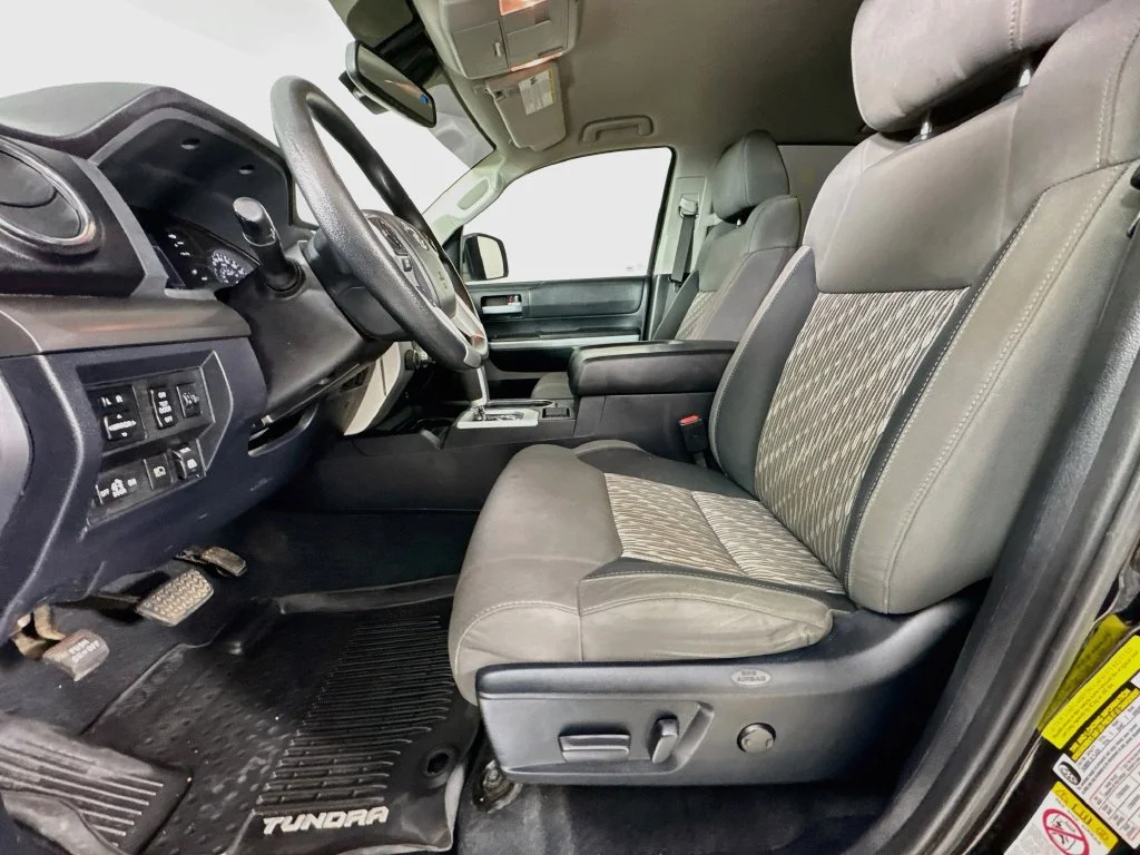 Used 2018 Black Toyota SR5 image 22