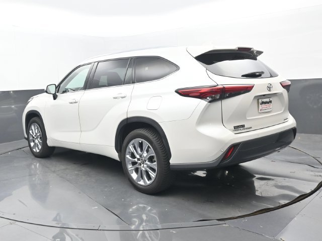 Used 2020 Blizzard Pearl Toyota Limited image 3