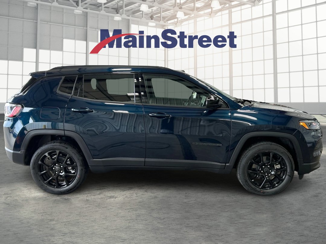 New 2026 Fathom Blue Pearl-Coat Exterior Paint Jeep Latitude image 6