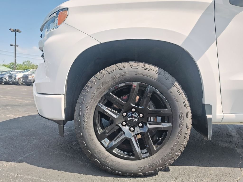 Used 2024 White Chevrolet RST image 10