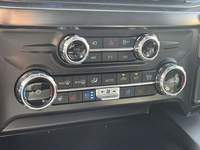 New 2026 Star White Metallic Tri-Coat Ford F-250® Lariat® image 28