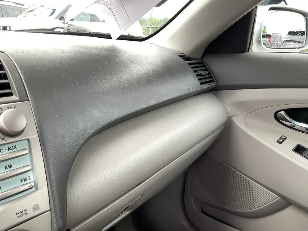 Used 2007 Titanium Metallic Toyota LE image 19