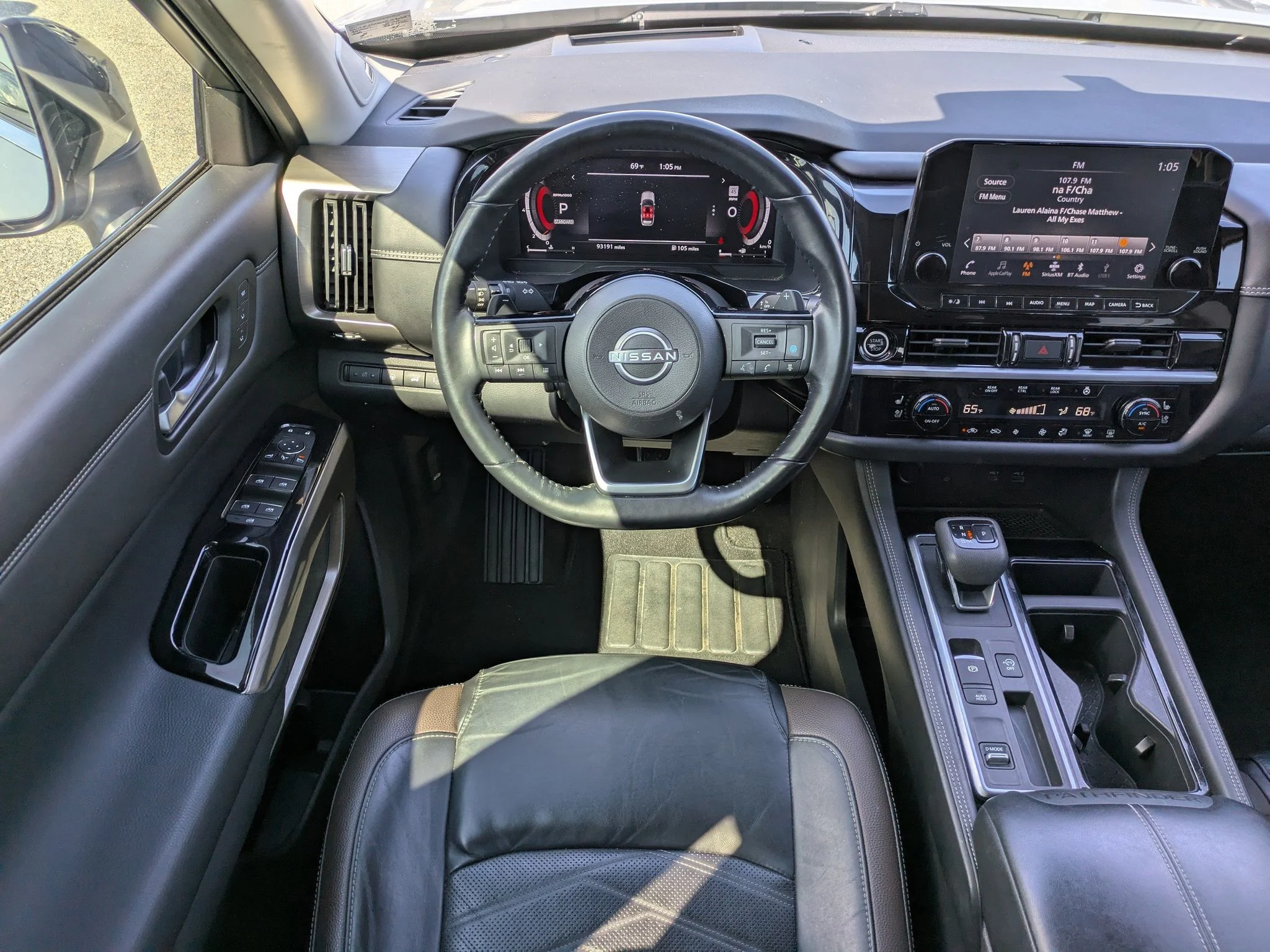 Used 2022 Solid Gray/Super Black Nissan Platinum image 17