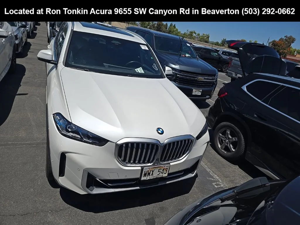 Used 2024 White BMW xDrive40i image 4