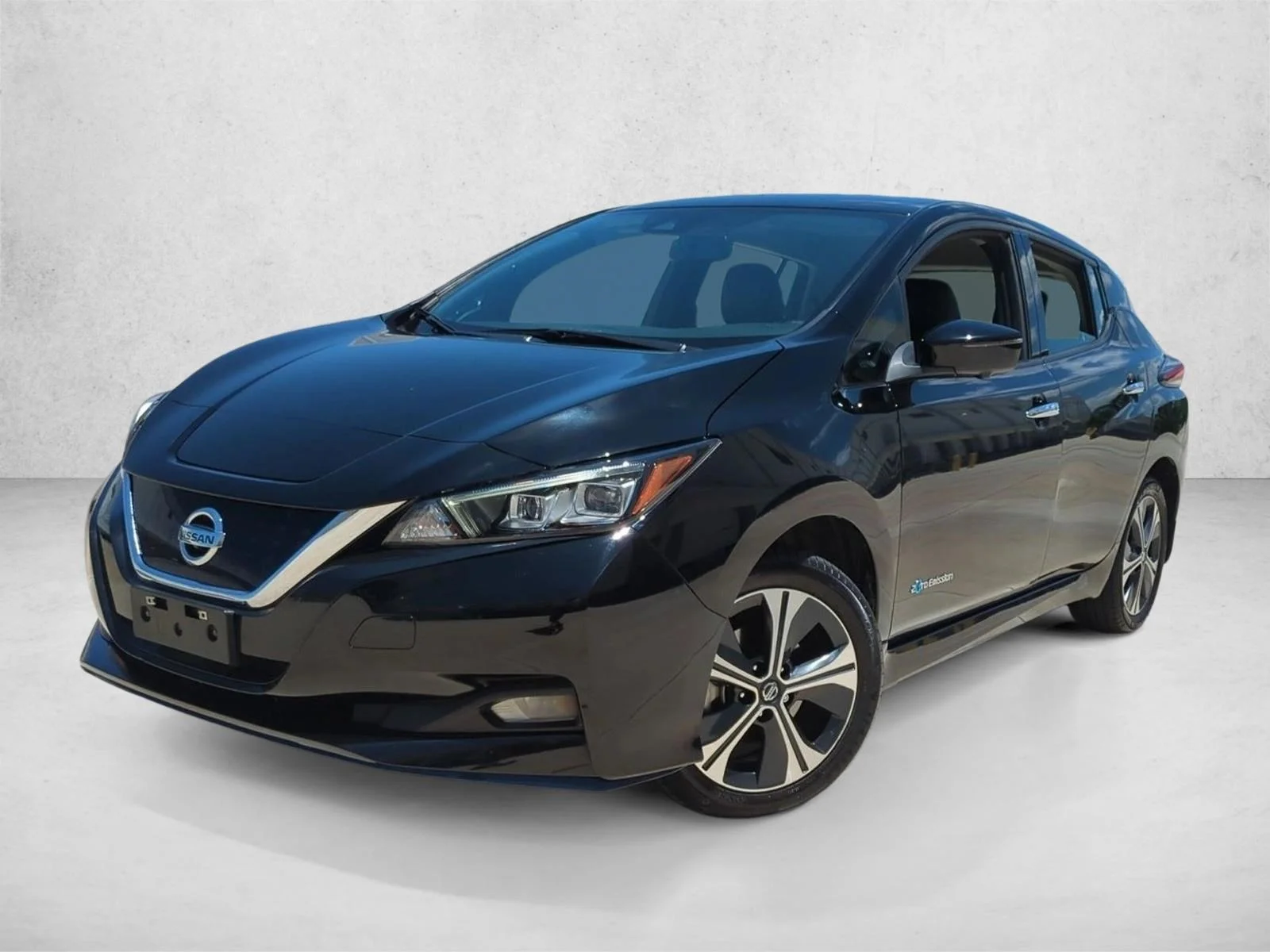 Used 2019 Super Black Nissan SL PLUS image 1