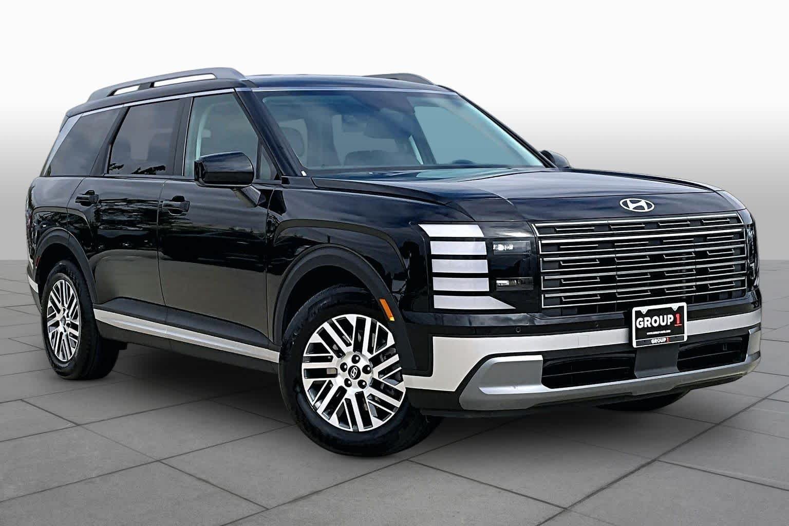 Used 2026 Abyss Black Pearl Hyundai SEL 7P image 3