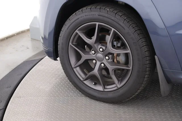 Used 2020 Blue Jeep Limited image 13