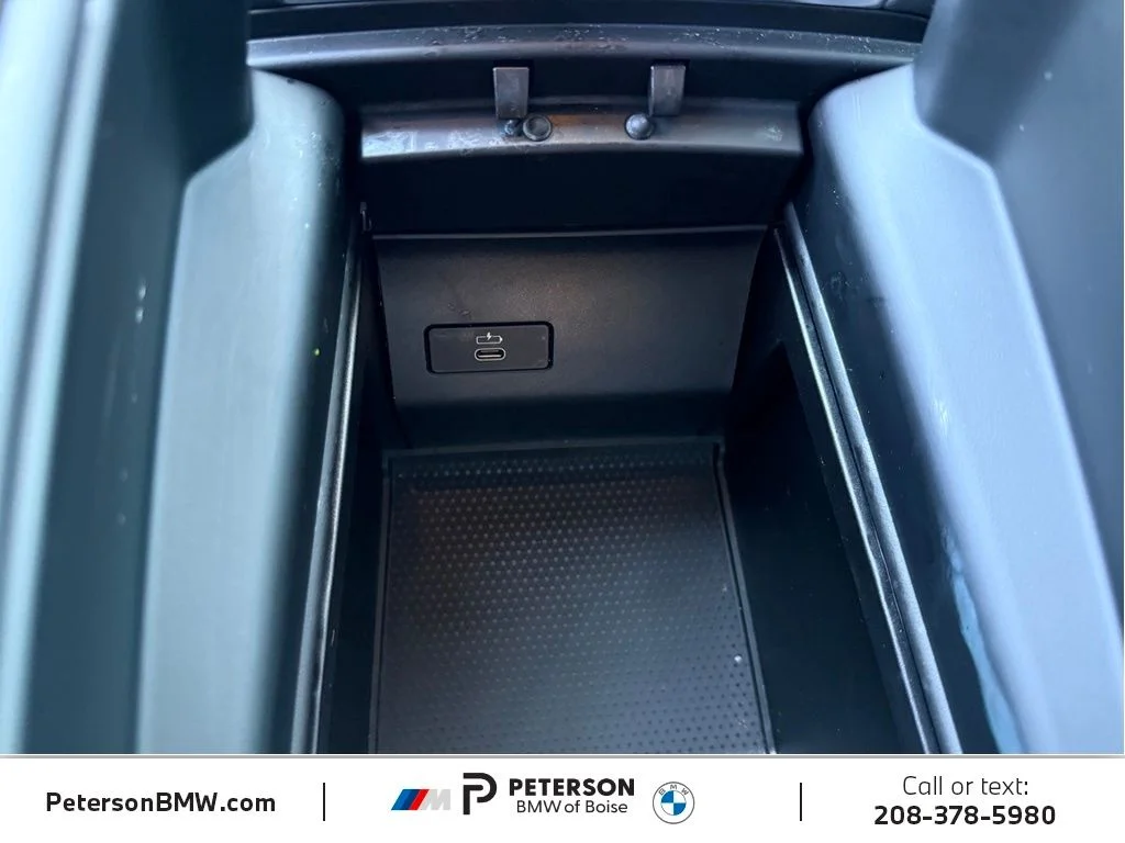 Used 2025 Black BMW M60i image 29