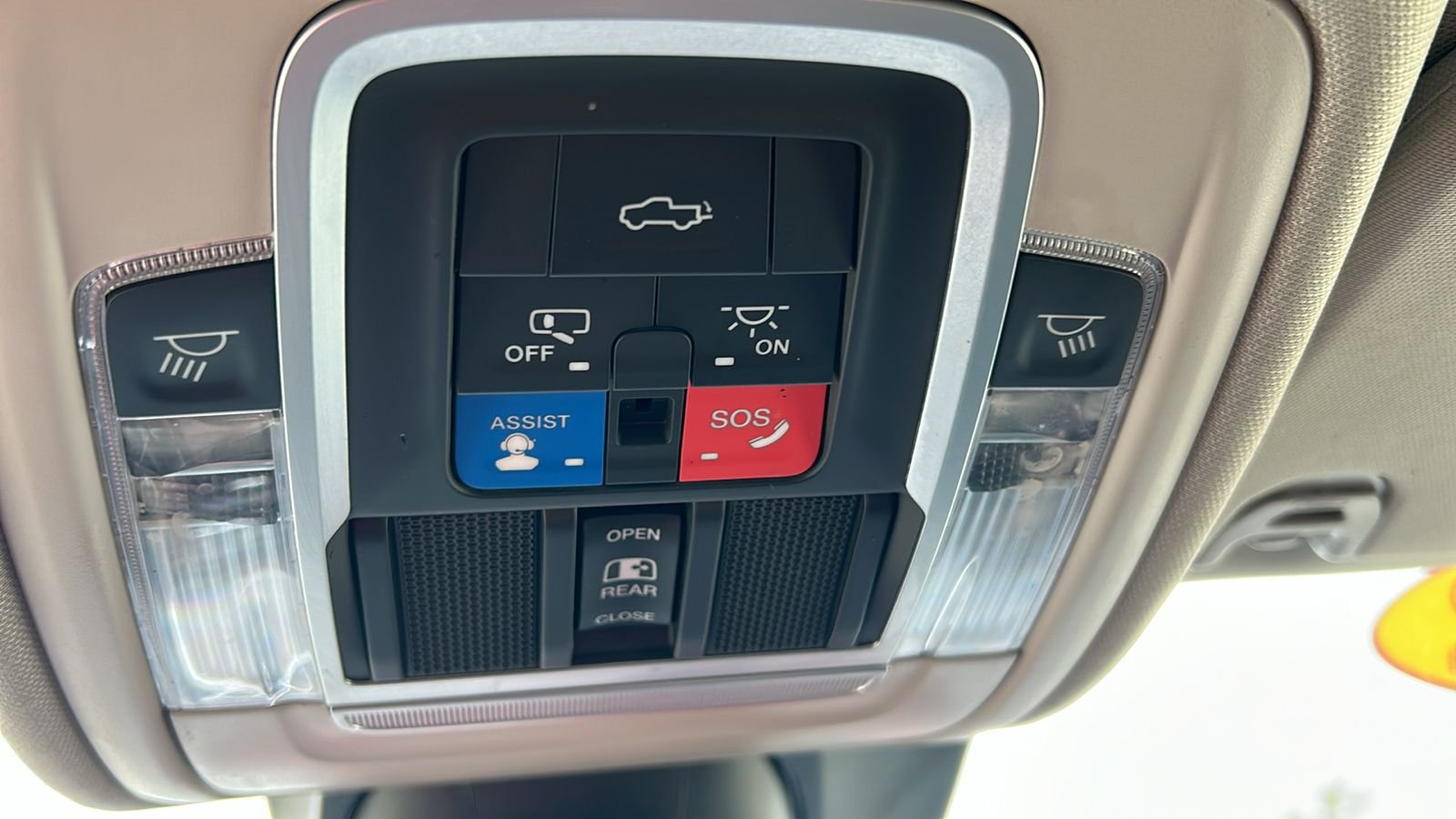 Used 2022 Red Ram Laramie image 28