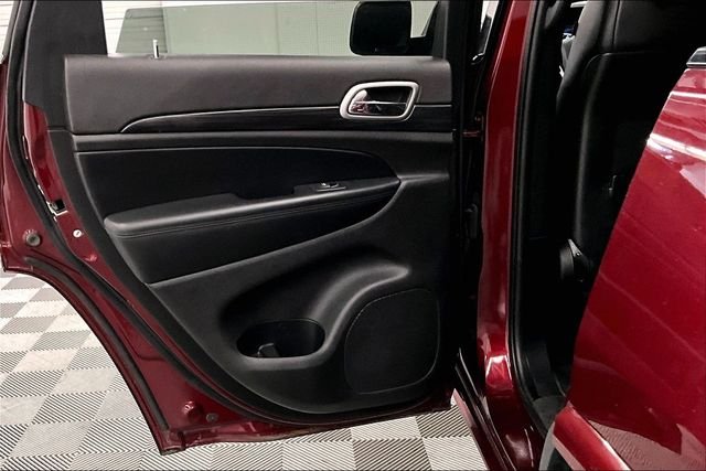 Used 2020 Velvet Red Pearlcoat Jeep Altitude image 23