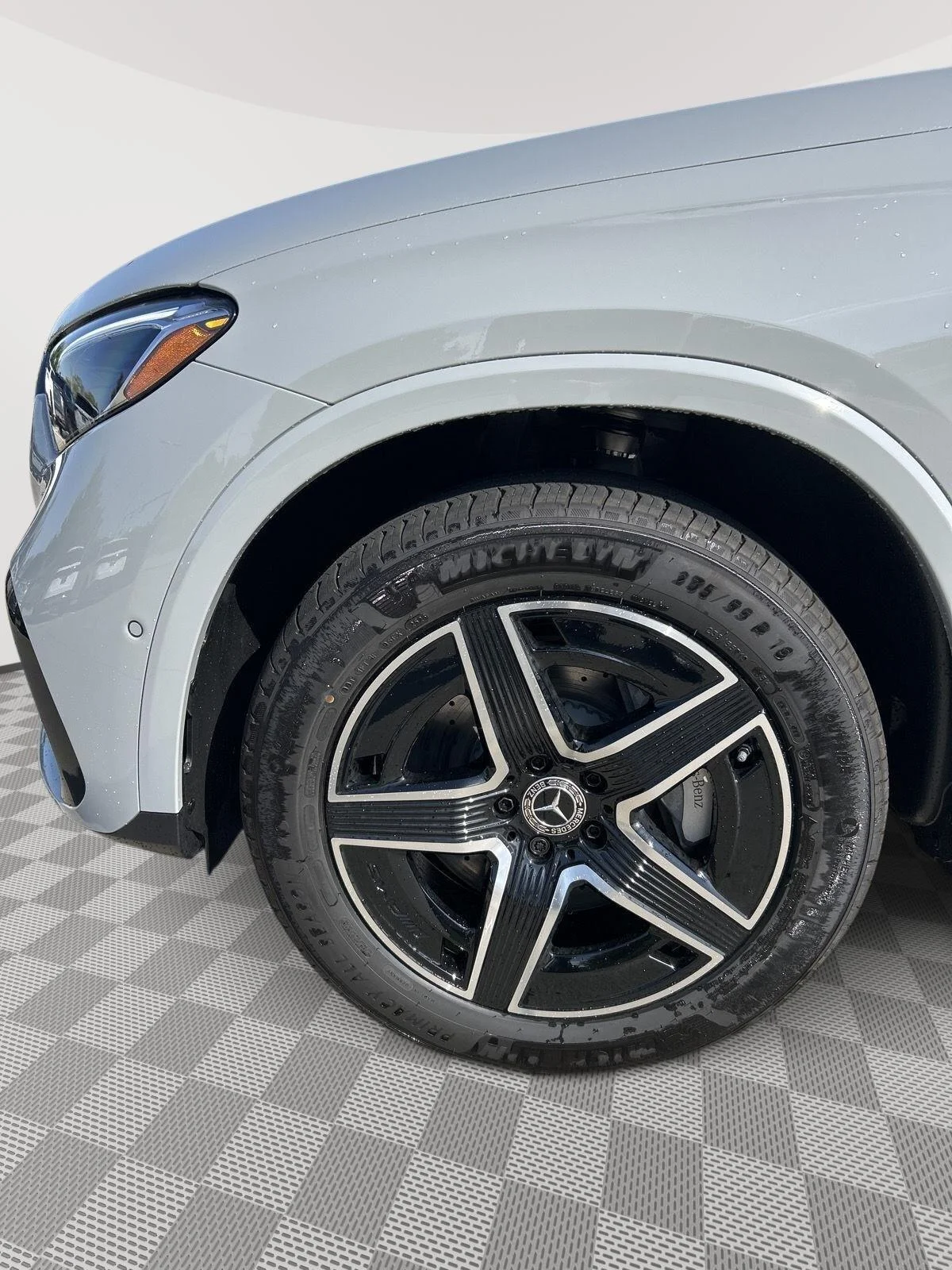 New 2027 MANUFAKTUR Alpine Grey Mercedes-Benz GLC 300 image 9
