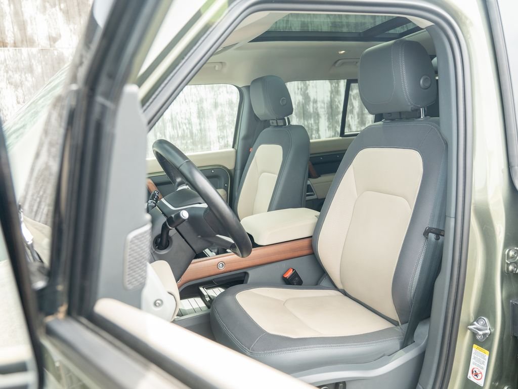 Used 2024 Green Land Rover X-Dynamic SE image 20