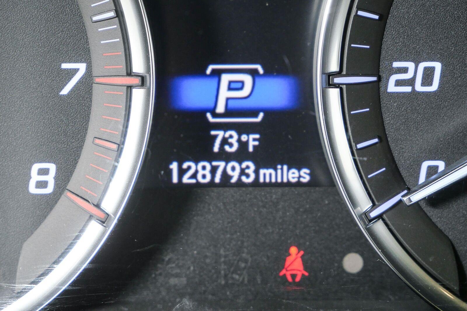 Used 2020 Performance Red Pearl Acura BASE image 8