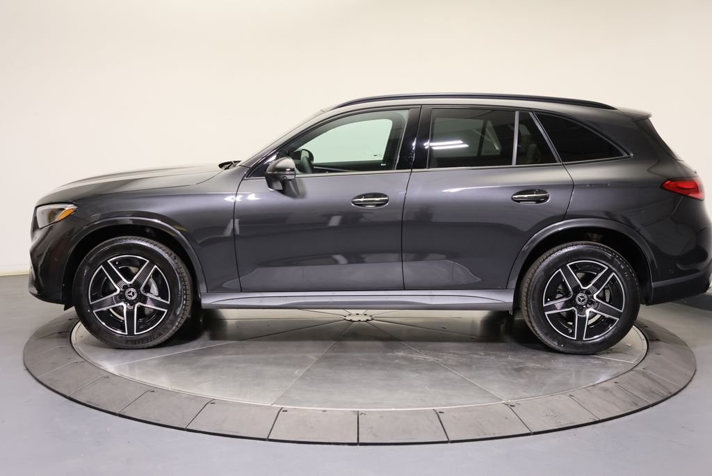 Used 2027  Mercedes-Benz GLC 300 image 4