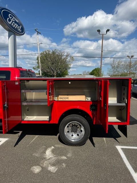 New 2026 Race Red Ford F-450® LARIAT® image 9