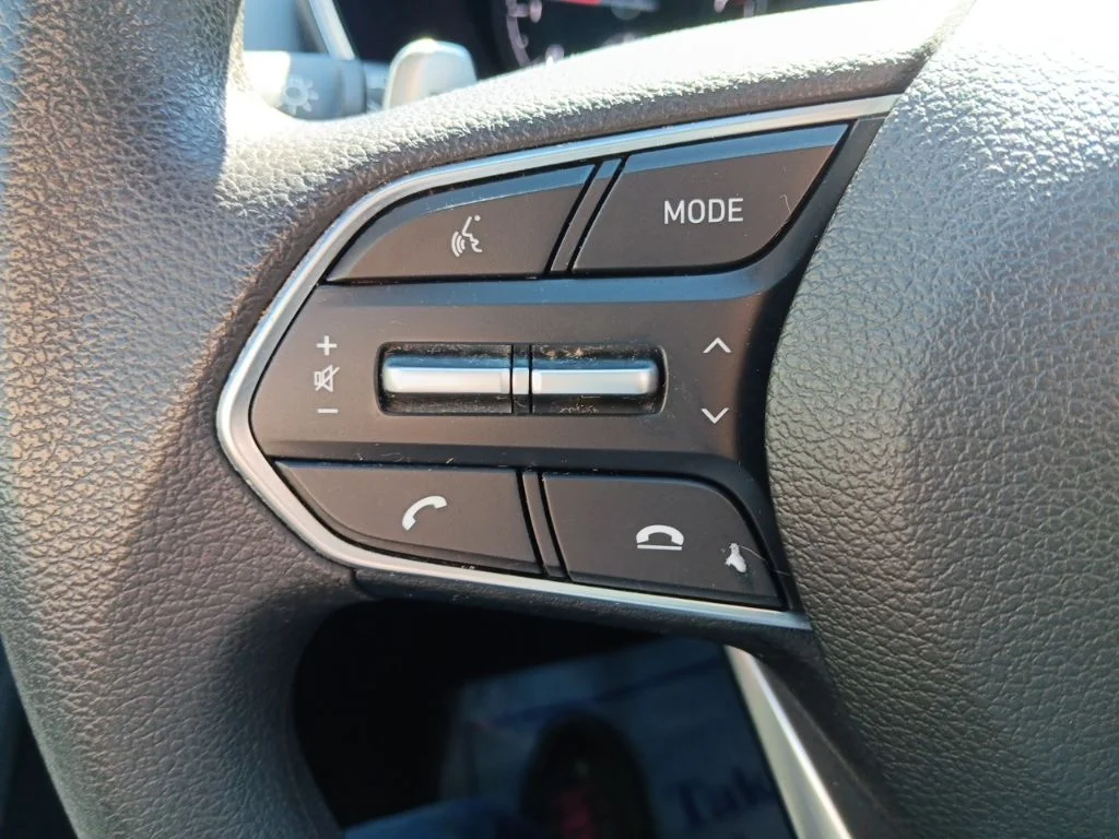 Used 2022 Shimmering Silver Hyundai SEL image 17