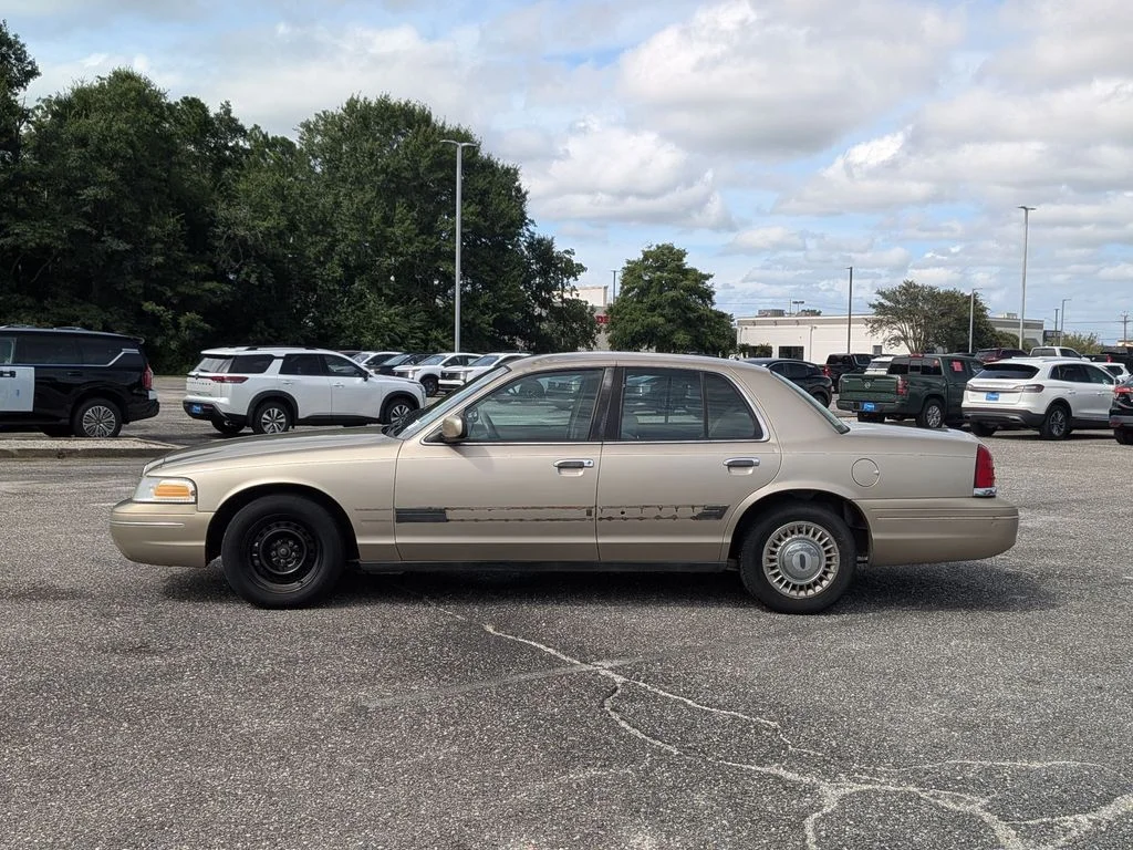 Used 1999  Ford Base image 2