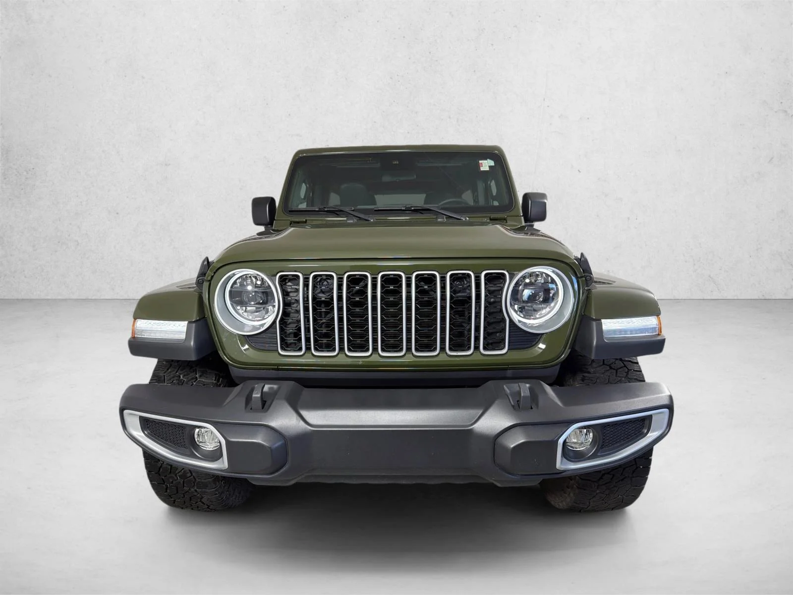 Used 2024 Green Jeep Sahara image 8