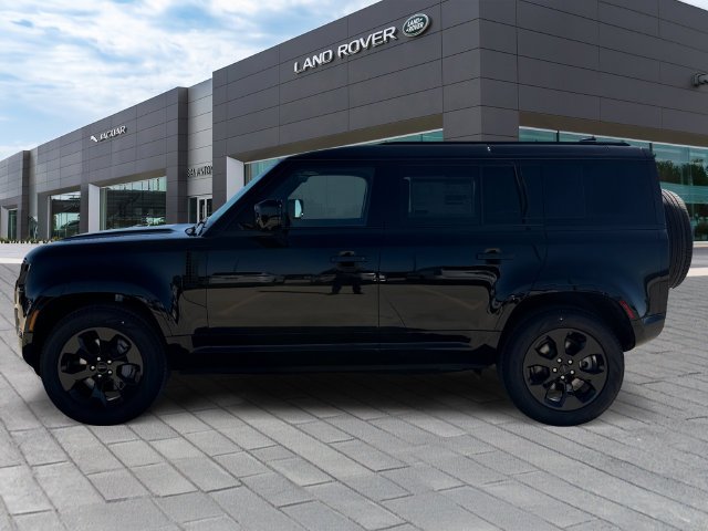 New 2026 Santorini Black Land Rover X-Dynamic SE image 2