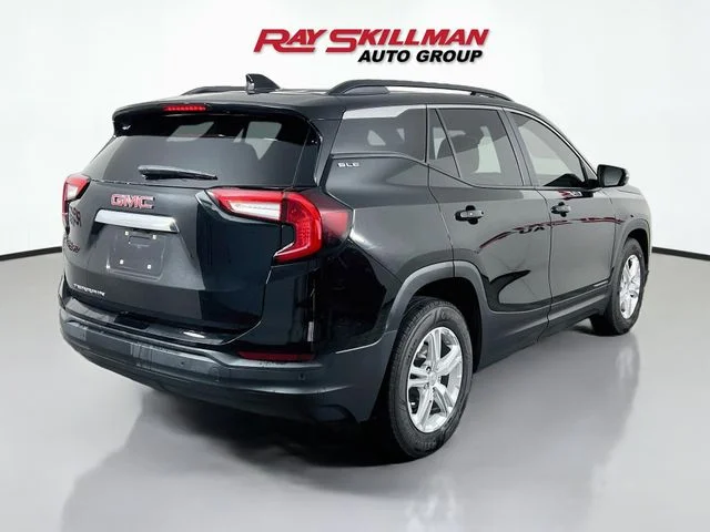 Used 2022 Black GMC SLE image 7