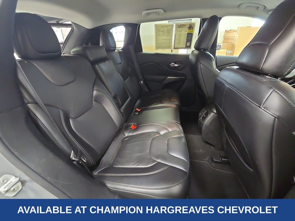 Used 2021 Gray Clearcoat Jeep Latitude Lux image 35