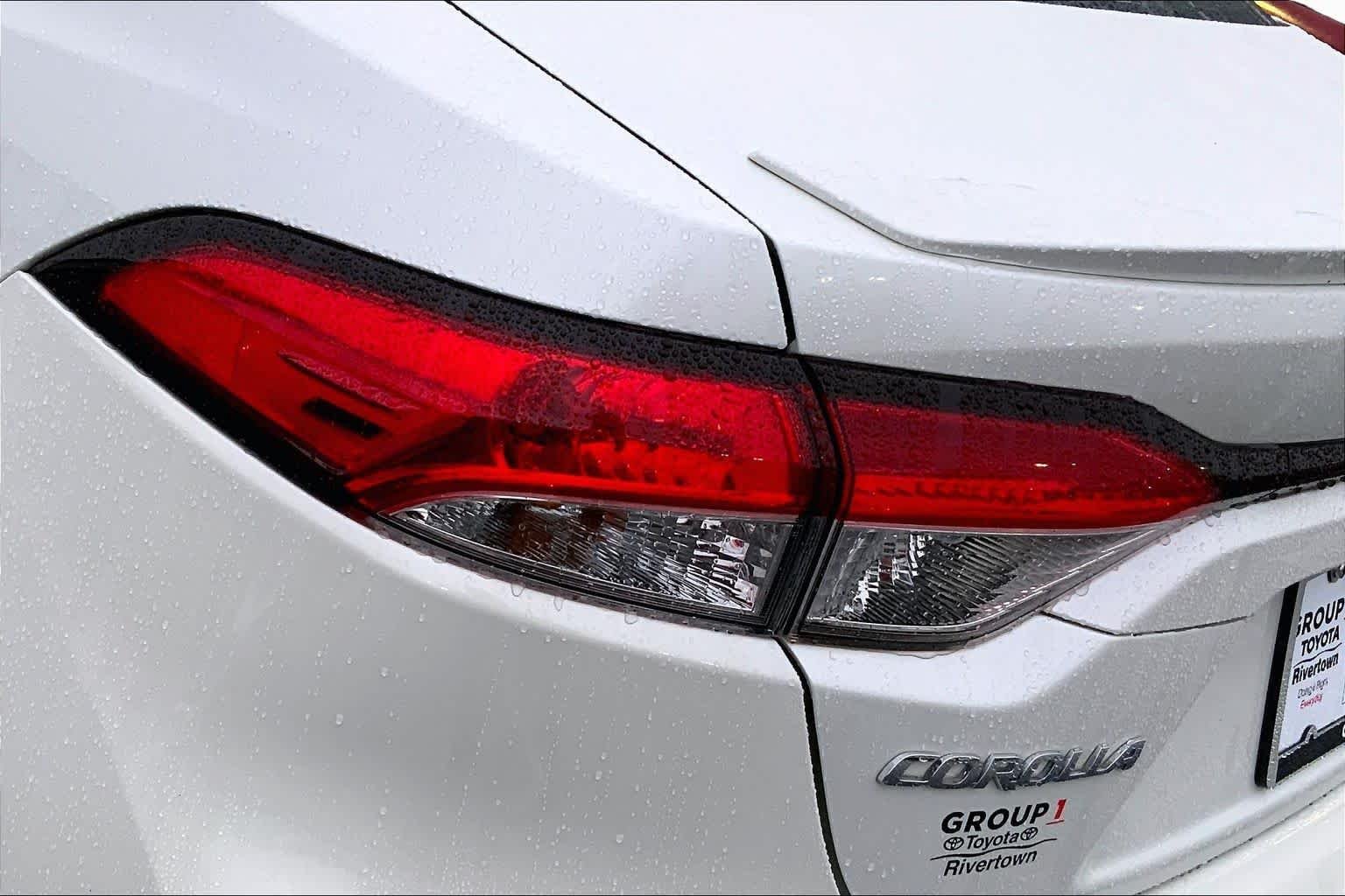 Used 2020 Super White Toyota SE image 26
