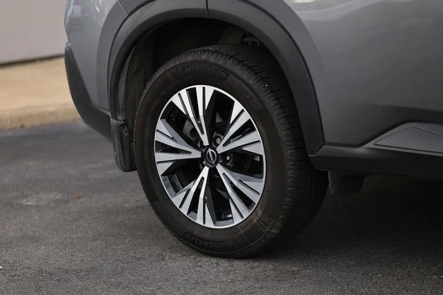 Used 2023 Gun Metallic Nissan SV image 6