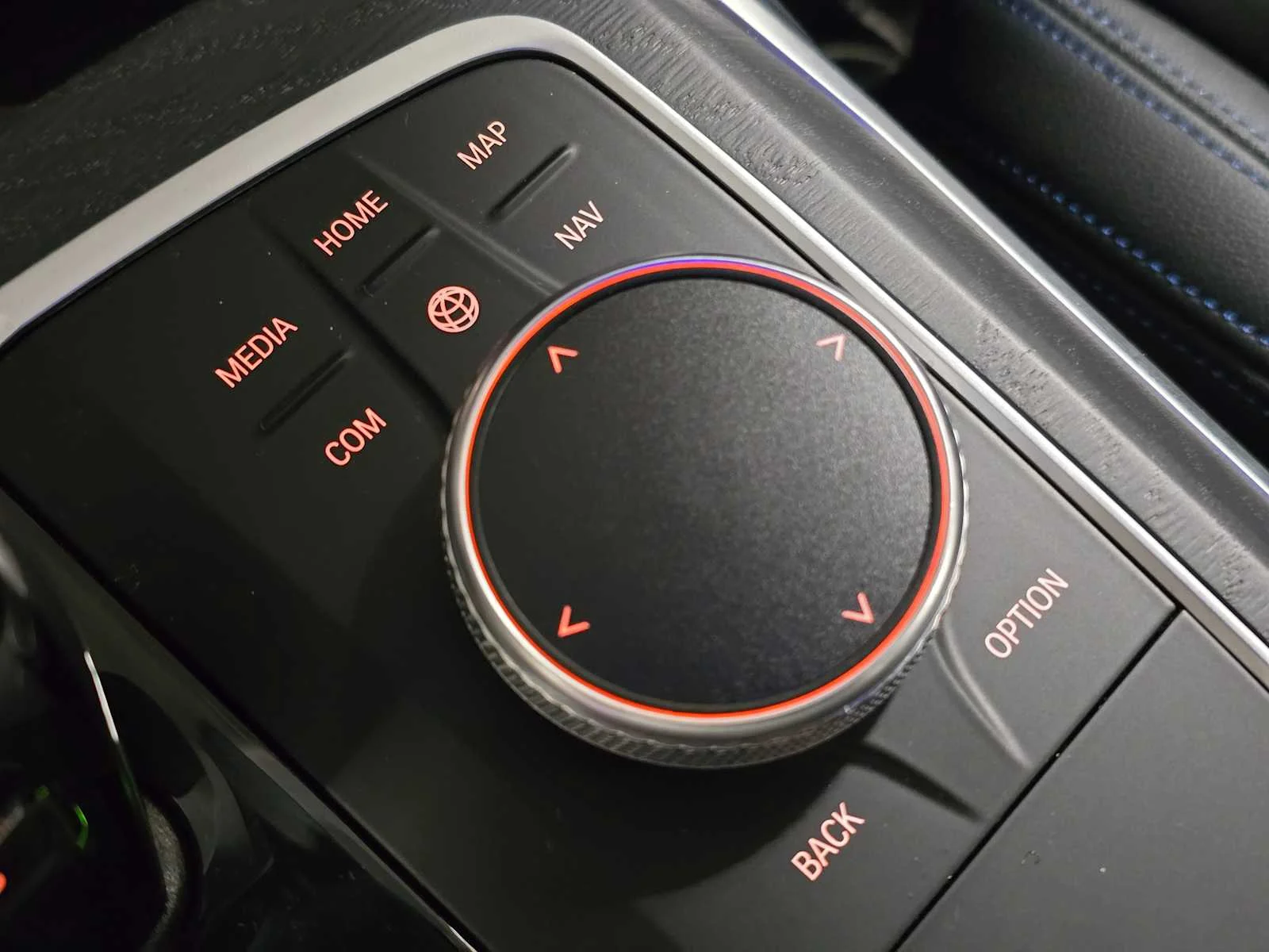 Used 2021 Mineral Gray Metallic BMW xDrive image 19