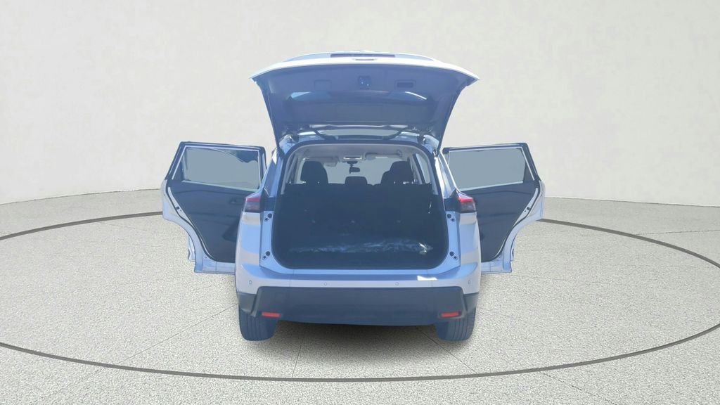 Used 2024 Silver Nissan S image 12
