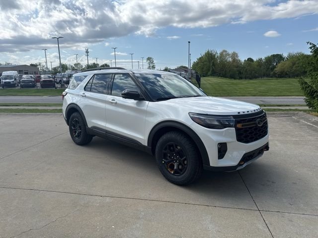 New 2026 Star White Metallic Tri-Coat Ford Tremor® image 31