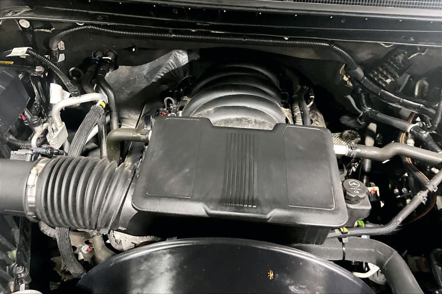 Used 2025 Summit White Chevrolet LT image 33
