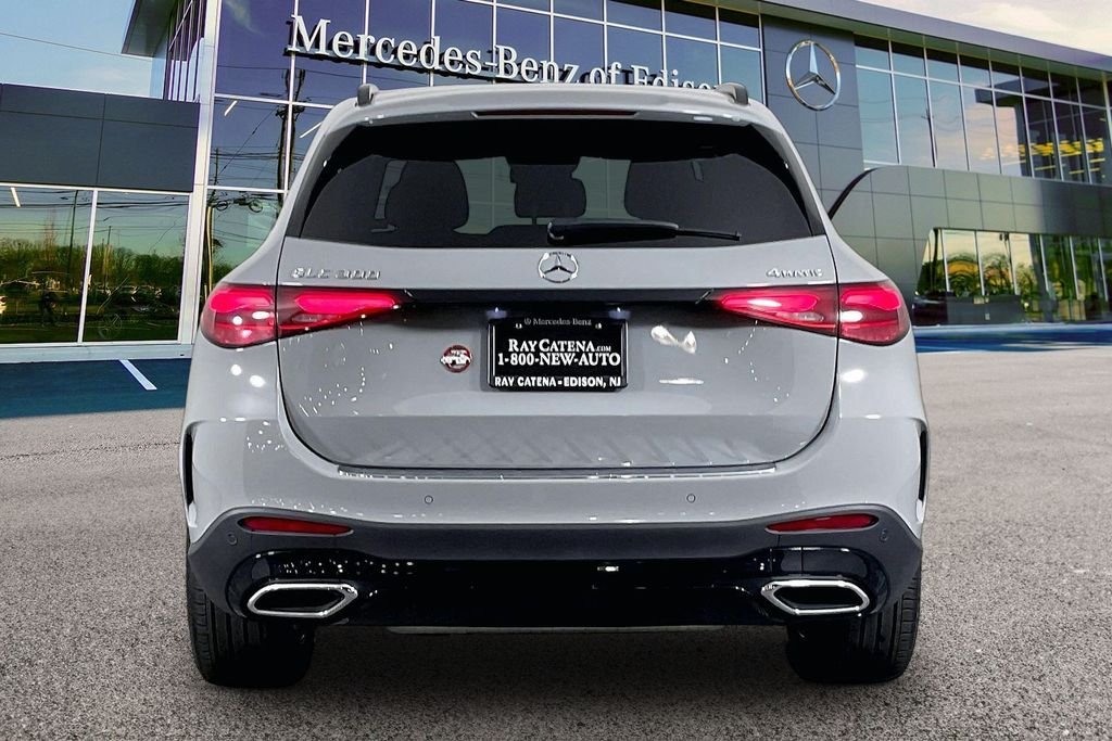 Used 2026 White Mercedes-Benz GLC 300 image 4