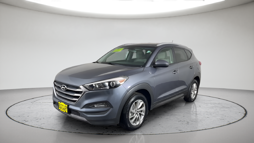 Used 2016 Grey Hyundai SE image 1