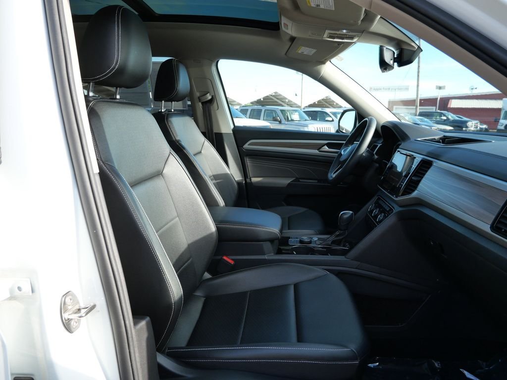 Certified Used 2021 White Volkswagen SEL image 12